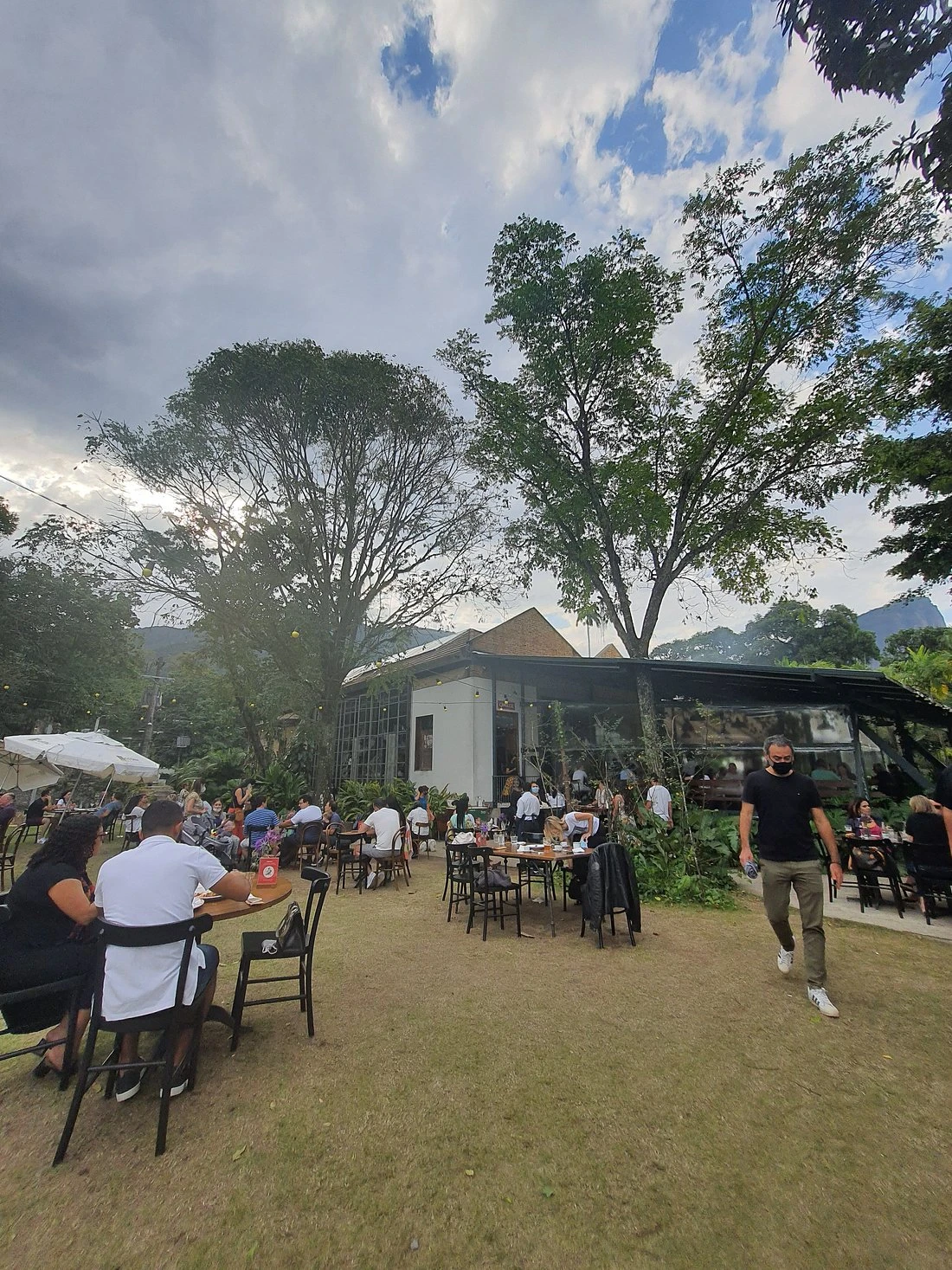 Brewpub at Jockey - Craft Beers & Garden - Image